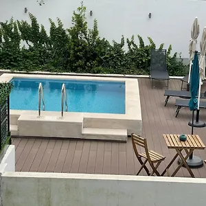 Gasthuis Saldanha Pool&garden, Lissabon