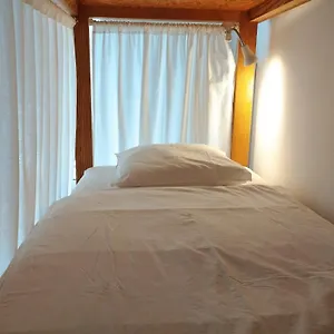 https://endless-surf-hostel.hotelaalgarve.com